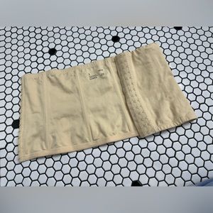 Empetur waist cincher size large